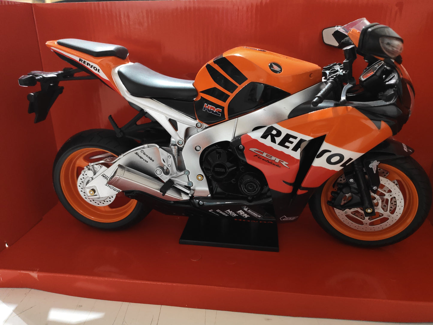 New Ray Toys 1:6 Honda CBR 1000 RR Fireblade Toy Model - motocross4u