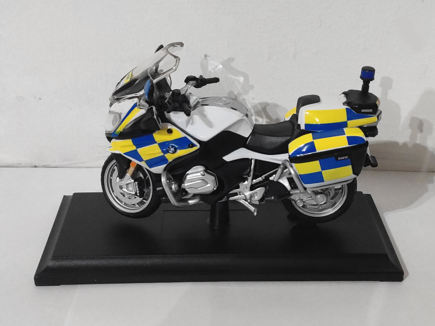 Maisto Toys 1:18 Police BMW R1200 RT Toy Model